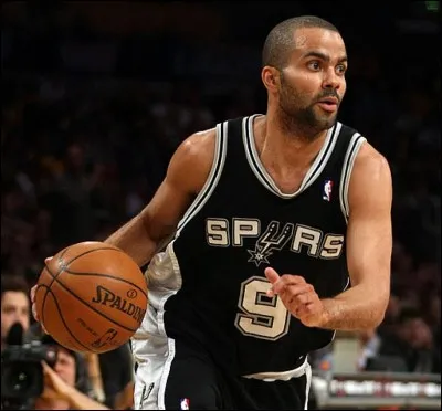 Quel est le nom complet de Tony Parker ?