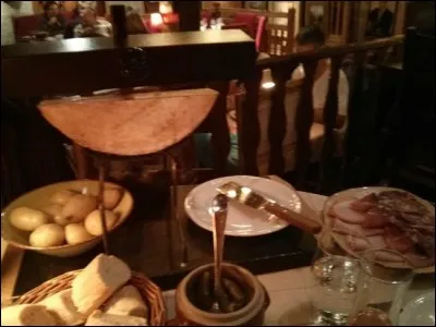 Dans quel pays situez-vous l'origine de la Raclette ?