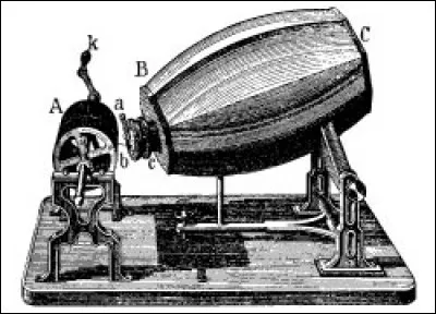 On admet en général qu'Edison fut le premier à reproduire un son enregistré, avec l'invention du phonographe en 1877. Le premier enregistrement sonore conservé a lui eu lieu en 1860 sur un phonautographe et on le doit à un savant français, Édouard-Léon Scott de Martinville. Quel était le titre de cette chanson ?