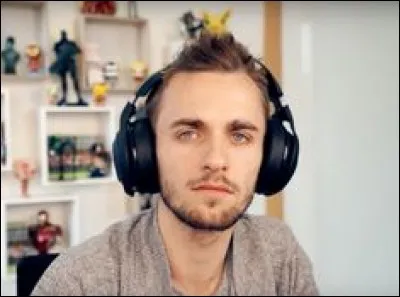 Quel est le nom complet de Squeezie ?