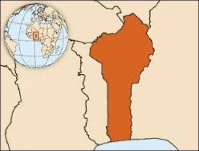 Quel pays d'Afrique de l'Ouest, de plus de dix millions d'habitants, a accédé à l'indépendance le 1er août 1960 ?