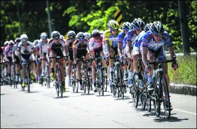 Vous participez à une course cycliste, si vous doublez le deuxième, vous êtes :