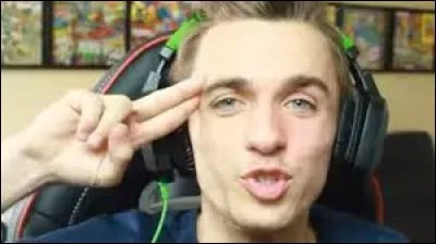 Comment s'appelle Squeezie ?