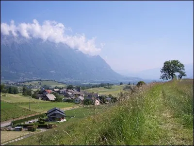 Dans quel pays se trouve Saint-Véran, la commune la plus haute d'Europe ?