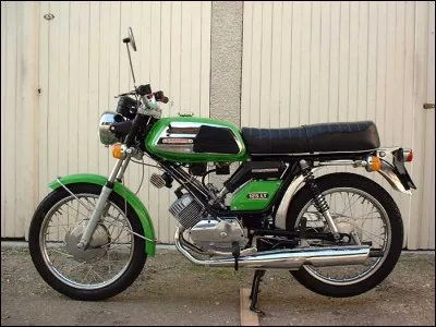 Combien de cylindres pour cette belle mécanique ?
Motobécane 125 LT