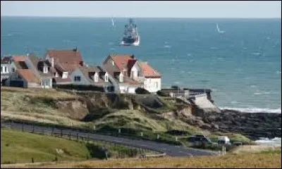 Notre balade commence aujourd'hui dans les Hauts-de-France, à Audresselles. Village côtier et station balnéaire de la Côte d'Opale, il se situe dans le département ...