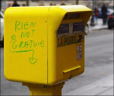 J'affirme que l'inscription faite sur le côté de la boîte postale ne contient pas de faute.