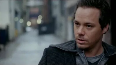 Où se trouve Baelfire au début de la saison 3 ?