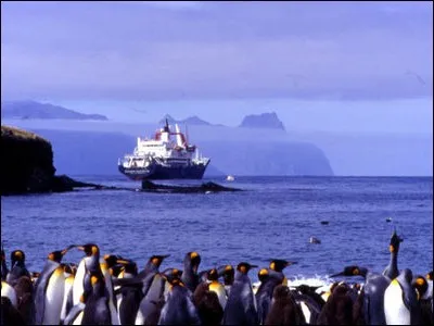 Dans quel océan se situent les îles françaises réunies dans l'Archipel du Crozet ?