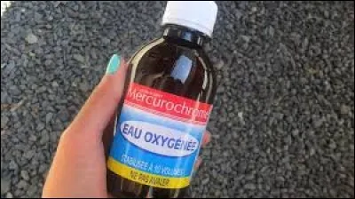 Que fait l'eau oxygénée ?