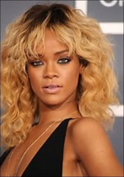 Rihanna a fait la chanson :