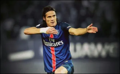 Dans quel club joue Cavani ?