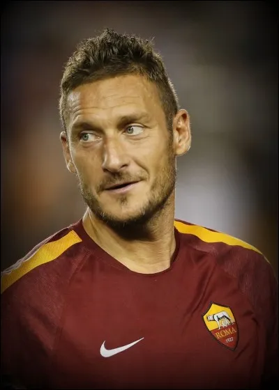 Combien de championnats italiens a gagné Francesco Totti ?