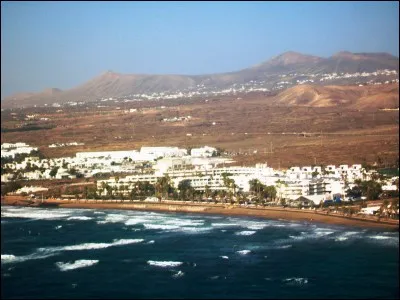 Samedi 6 janvier. C'est parti pour une semaine de détente et de découverte sur une île espagnole de l'archipel des Canaries. Quelle est cette île ?