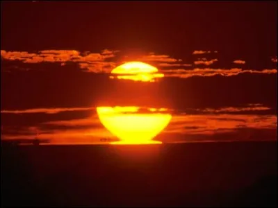 Qui a fait le voyage là où le Soleil sombre dans l'eau ?