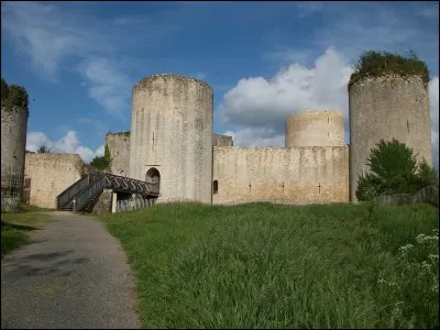 Mélusine était capable de construire la nuit de grands édifices, dont le château du Coudray-Salbart. C'était l'une de ses demeures à ...