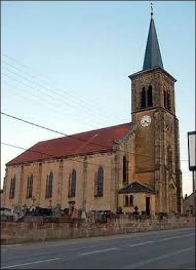 Nous commençons aujourd'hui dans le Grand-Est, à Alsting. Ville de l'agglomération de Forbach, elle se situe dans le département ...