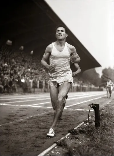 En quelle année Alain Mimoun est-il devenu champion olympique du marathon ?