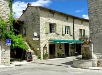 Notre balade commence en Ardèche, à Berrias-et-Casteljau. Nous sommes en région ...