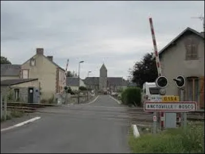 Notre balade commence dans la Manche, à l'entrée d'Anctoville-sur-Boscq. Nous sommes dans l'ancienne région ...