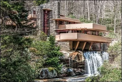 Quel célèbre architecte a conçu la maison sur la cascade, en Pennsylvanie, et Taliesin, dans le Wisconsin ?