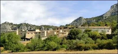 Village de l'ancienne région Rhône-Alpes, Beauvoisin se situe dans le département ...