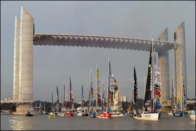 Bordeaux accueille le départ d'une course de voile. Laquelle ?