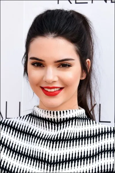 Commençons avec une question facile. Nous savons qu'elle se nomme Kendall, mais connaissez-vous son deuxième prénom ?