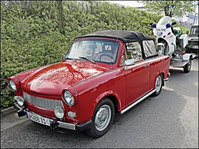 Cette voiture est-elle bien une Trabant ?