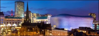 Cette ville des Midlands qui était au XIXe siècle "l'atelier du monde". C'est la deuxième ville de Grande-Bretagne, la seule en dehors de Londres à compter 1 million d'habitants. Quelle est cette grande ville ?