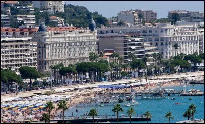 Dans quelle ville se trouve le boulevard la Croisette ?