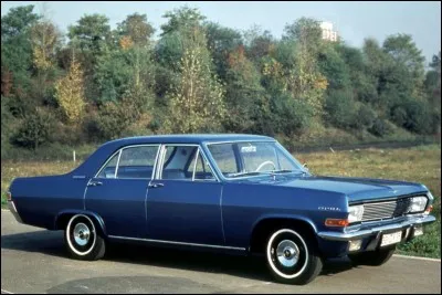 Quelle est cette voiture des années 1960 ?