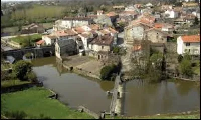 Nous commençons cette deuxième partie chez Jean-François, à Parthenay (Deux-Sèvres). Capitale de la Gâtine poitevine, ses habitants portent le gentilé ...