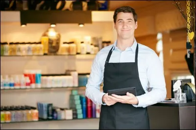 Comment saluer une cliente que l'on ne connaît pas quand elle rentre dans notre magasin à 11h 30 ?