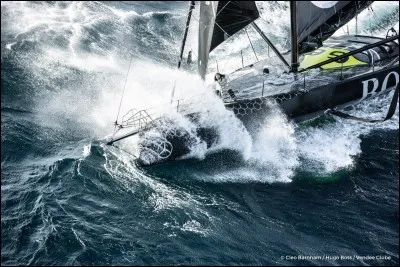 D'après une idée originale de Titouan Lamazou, la course du Vendée globe a été créée par...