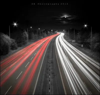 Qui chantait "Je sais que tu vis là-bas au bout de l'autoroute, j'pourrai pas me tromper c'est allumé la nuit, s'il te reste un instant faudra que tu m'écoutes..." ?