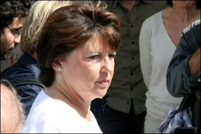 Martine Aubry est une sorte de dame "Defferre" de Lille. Son nom de naissance pesait-il déjà lourd ? (Complétez !)