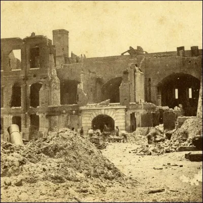 Le bombardement du Fort Sumter, en avril 1861, peut être considéré comme l'élément déclencheur de cette Guerre civile. Mais la Caroline du Sud, le 20 décembre 1860, a initié et provoqué la Sécession des États Confédérés du Sud. 
Les soldats de Sherman, dans la reconquête, commettront envers cet état, des atrocités qui ne sont point encore oubliées.