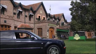 Quand Luna arrive dans sa nouvelle école elle se fait une amie, qui est-elle ?