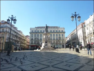 Laquelle de ces villes européennes se trouve le plus à l'ouest ?