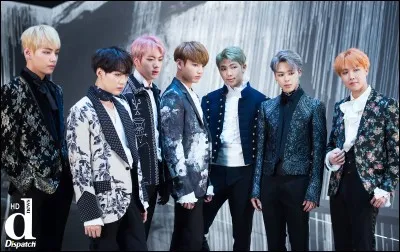 BTS est un boys band sud-coréen composé de ...