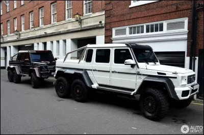 Sans doute la plus impressionnante des Brabus, le Brabus Classe G 6X6. Quelle est la particularité de cette énorme voiture ?