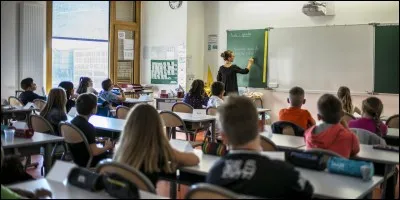 Bonjour Professeur X. Vous êtes professeur agrégé de l'enseignement dans le second degré en France. À ce titre, où ne pouvez-vous pas enseigner ?