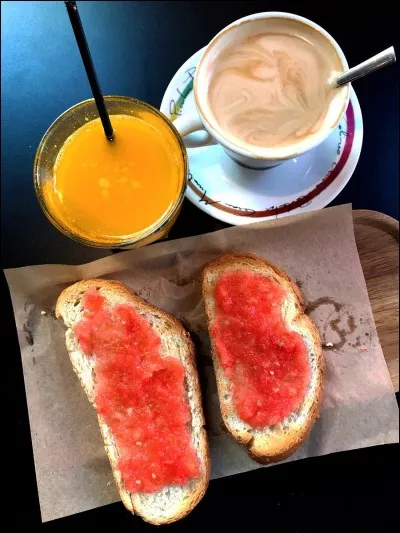 Comment appelle-t-on le petit-déjeuner en espagnol ?