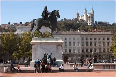 Quelle est la plus grande place de Lyon ?