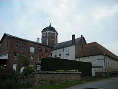 Nous commençons notre balade dominicale devant l'ancien moulin à eau de Cayeux-en-Santerre. Nous sommes dans la Somme, dans l'ancienne région ...