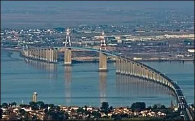 Nous commençons avec la ville de Saint-Nazaire (Loire-Atlantique), où les habitants se nomment les ...