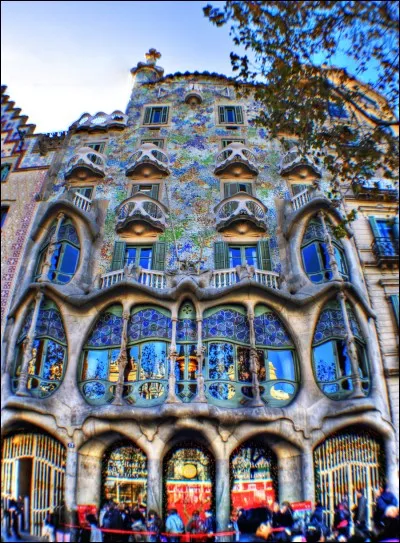 La Casa Batlló est un monument d'Antoni Gaudí.