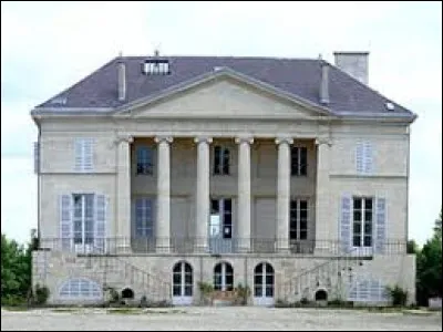 Notre balade commence devant le château néo-classique de Bignicourt-sur-Saulx. Commune Marnaise, elle se situe en région ...