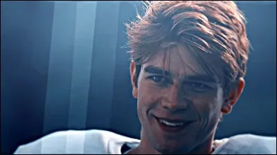 Comment s'appelle l'acteur qui joue le rôle d'Archie Andrews ?